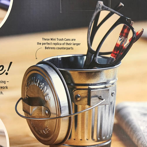ミニゴミ箱はどんなオフィスにもおしゃれで懐かしい印象を与えます。