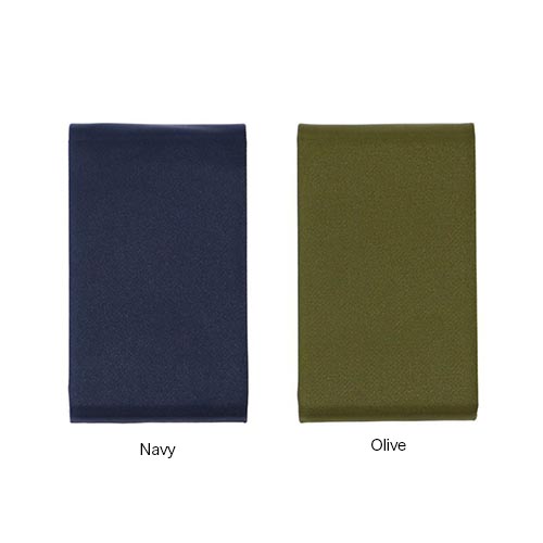 ナイロンとマット塗装されたメタルを組み合わせたカードケース。