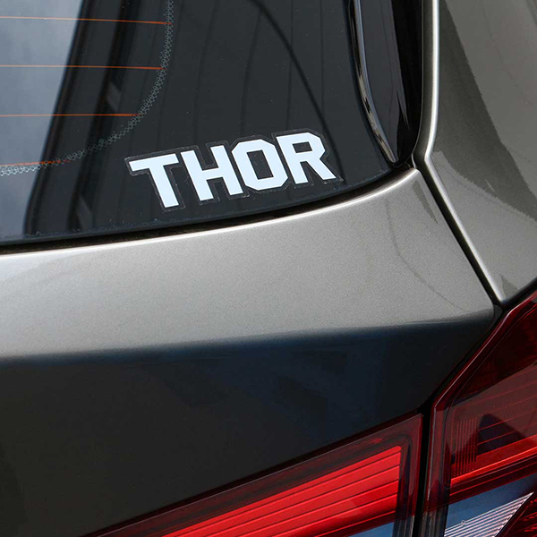耐水素材のTHORロゴステッカー、
