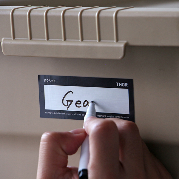 THORの中身を印すのにぴったりな耐水性ドキュメントステッカー。