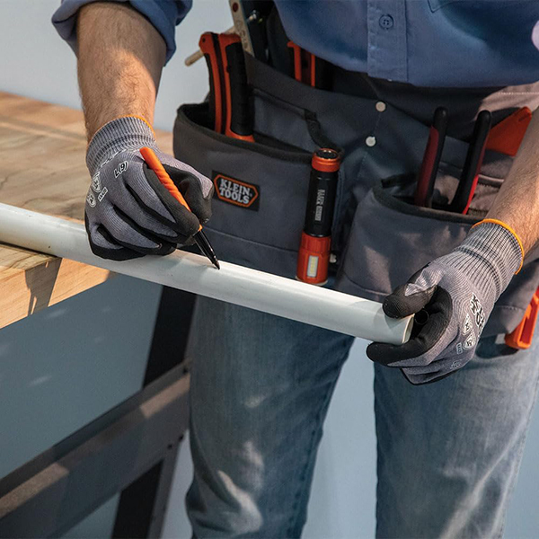 高品質の工業用インクを使用した油性マーカー。