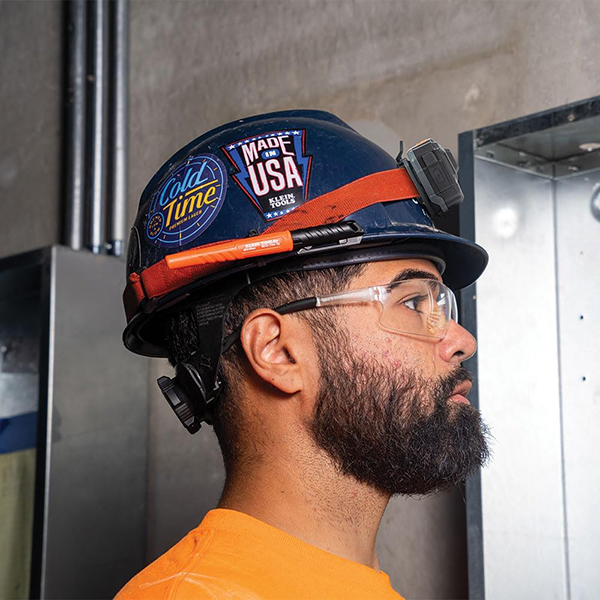 高品質の工業用インクを使用した油性マーカー。