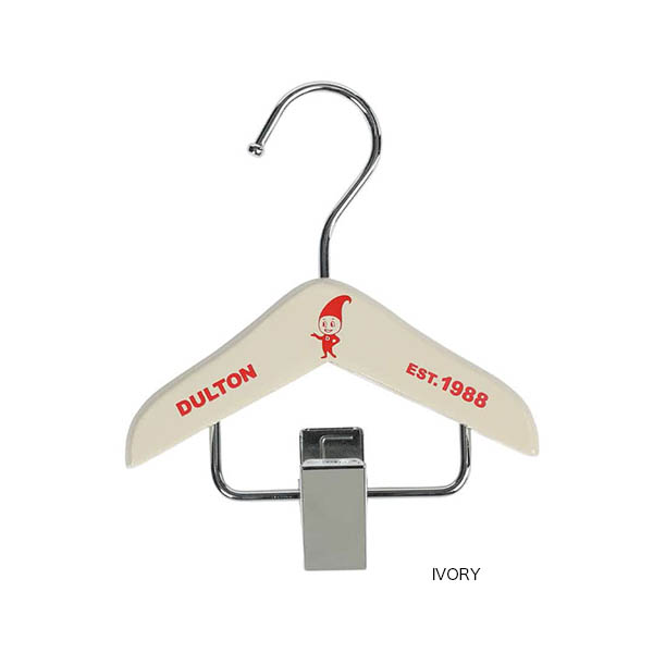 遊び心が詰まった、手のひらサイズの木製ハンガー。