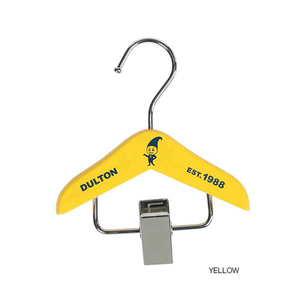 遊び心が詰まった、手のひらサイズの木製ハンガー。