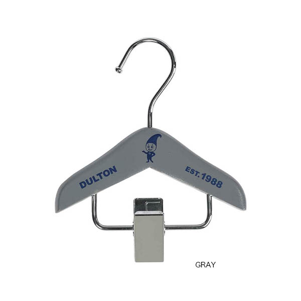 遊び心が詰まった、手のひらサイズの木製ハンガー。