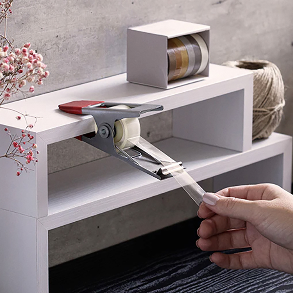 ファクトリーな雰囲気たっぷりのデザイン性の高いテープホルダー