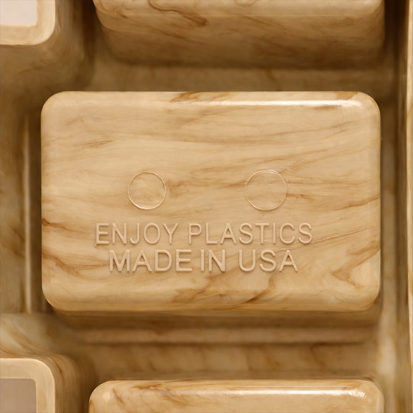 高品質なABSプラスチックを採用し、高い耐久性と長寿命を実現したデスクオーガナイザー。
