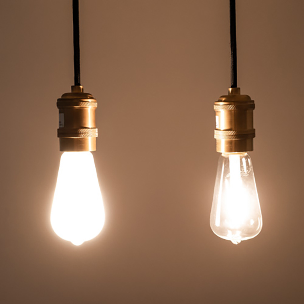 省エネ普及により、すでにスタンダードになっているLED電球をオリジナルパッケージで製作。
