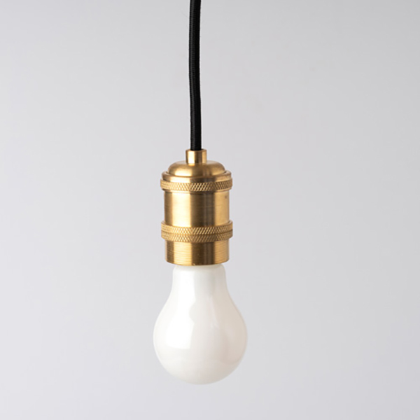 省エネ普及により、すでにスタンダードになっているLED電球をオリジナルパッケージで製作。