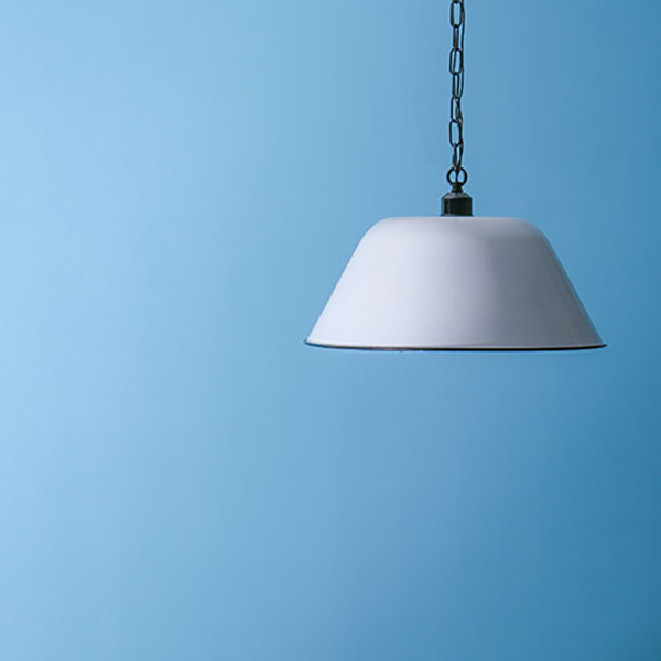 ヴィンテージ感が漂うシンプルなランプシェード、