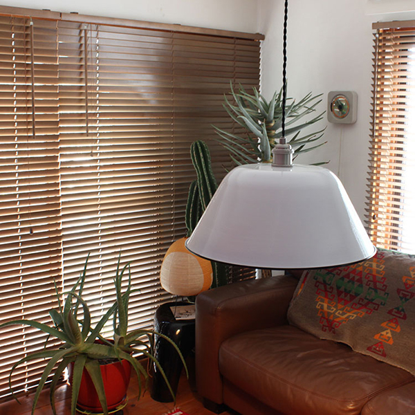 ヴィンテージ感が漂うシンプルなランプシェード、