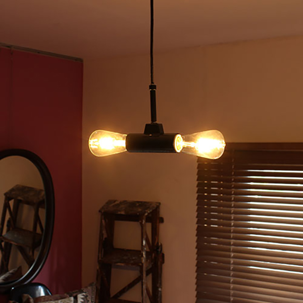 インダストリアル感が好きな方にオススメなハンマートン塗装を施したダブルソケット。