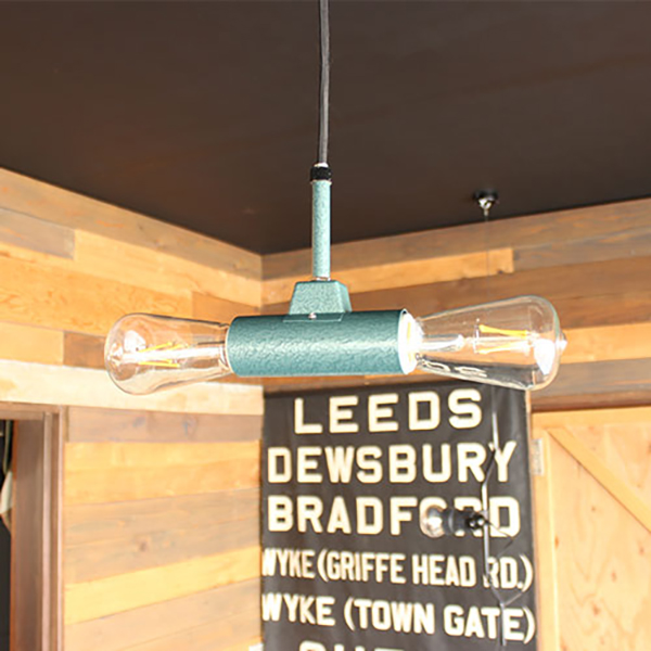 インダストリアル感が好きな方にオススメなハンマートン塗装を施したダブルソケット。