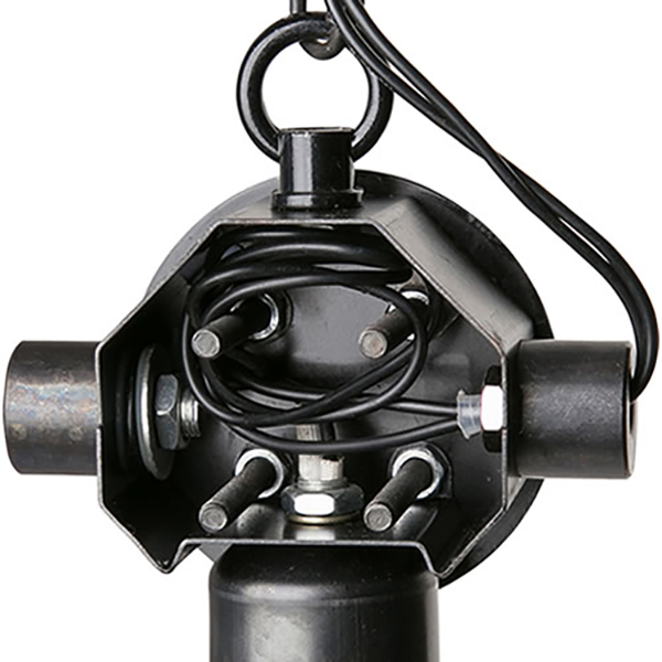 インダストリアル感が漂うスチールチェーンを使用したデザイン性の高いソケット