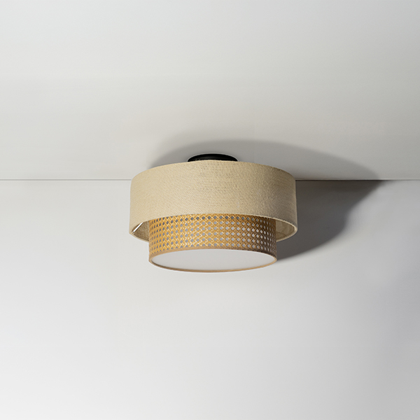 然素材の美しさと、洗練された北欧デザインが静かに響き合うシーリングライト。