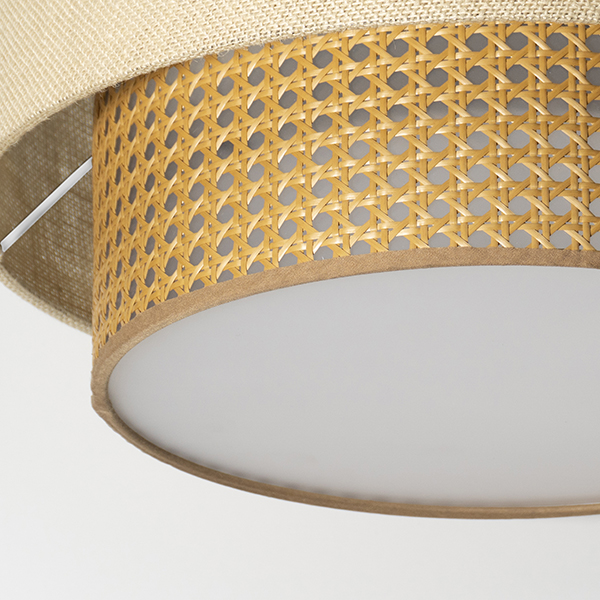 自然素材の美しさと、洗練された北欧デザインが静かに響き合うシーリングライト。