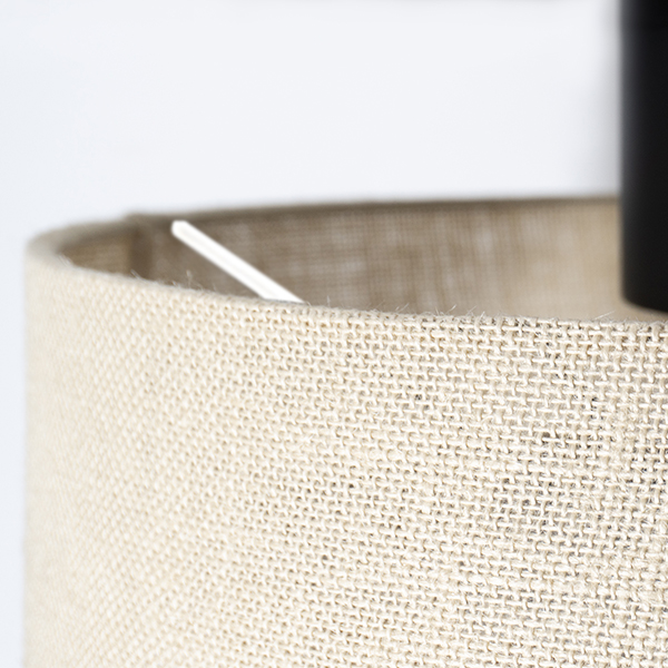 自然素材の美しさと、洗練された北欧デザインが静かに響き合うシーリングライト。