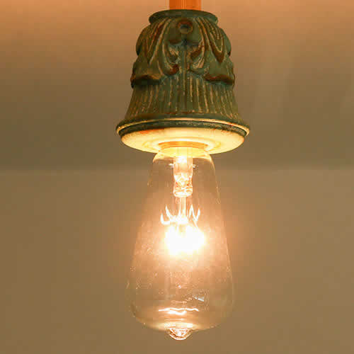 小ぶりで、それぞれのカラー毎に特徴があるデザイン。