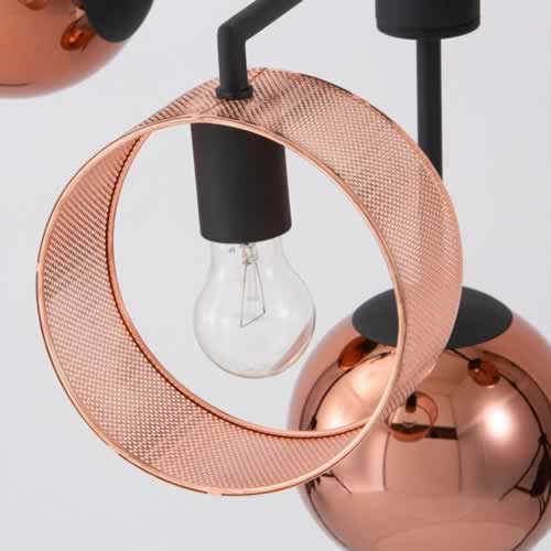 メッシュのシェードとミラー加工のガラスシェードで他に無い高級感漂う照明となりました。