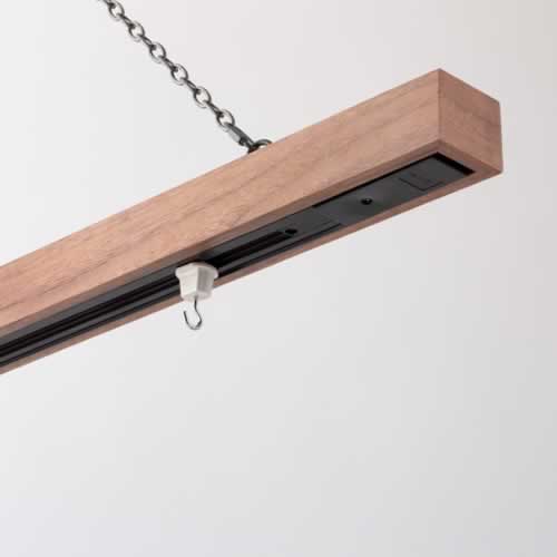 ウッド調なので温かみもあり、馴染みやすいデザインです。