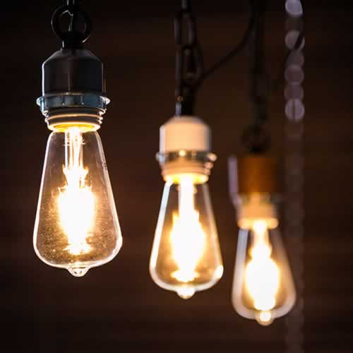 各パーツを選んで・組み合わせる照明シリーズ。