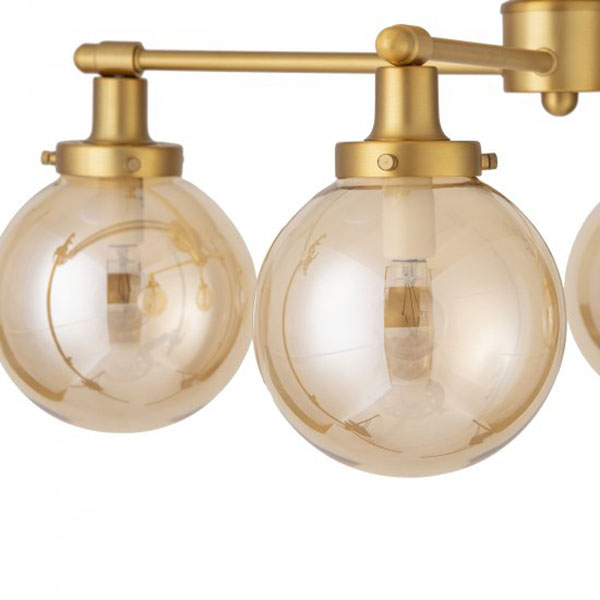 月のような幻想的なイメージを醸し出す照明。