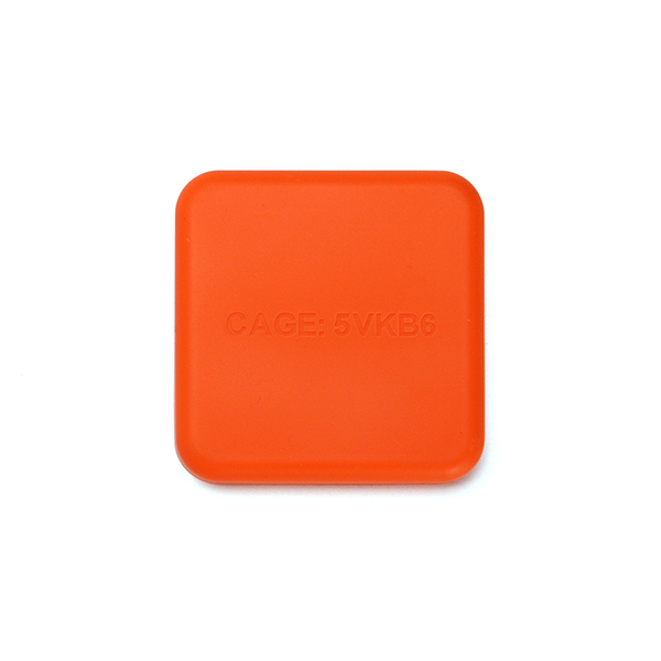 発色の良いオレンジカラーが印象的な耐熱シリコーンゴム製トレイ。