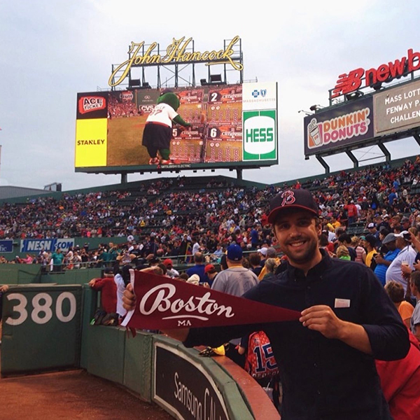 ニューヨーク州バッファローにてハンドメイドされているペナント。