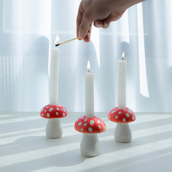 そのままオブジェとして飾っても可愛いキャンドルホルダー。