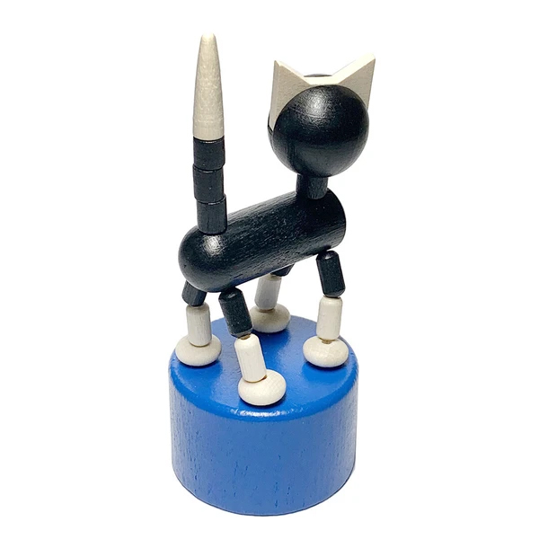 チェコ共和国 『Detoa社』の伝統的な木製玩具です。