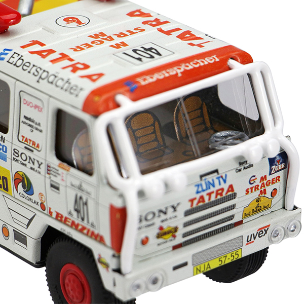 世界的人気のモータースポーツ、”ダカール・ラリー”に出場したレースモデルのカーオブジェ