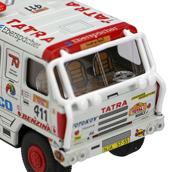 世界的人気のモータースポーツ、”ダカール・ラリー”に出場したレースモデルのカーオブジェ