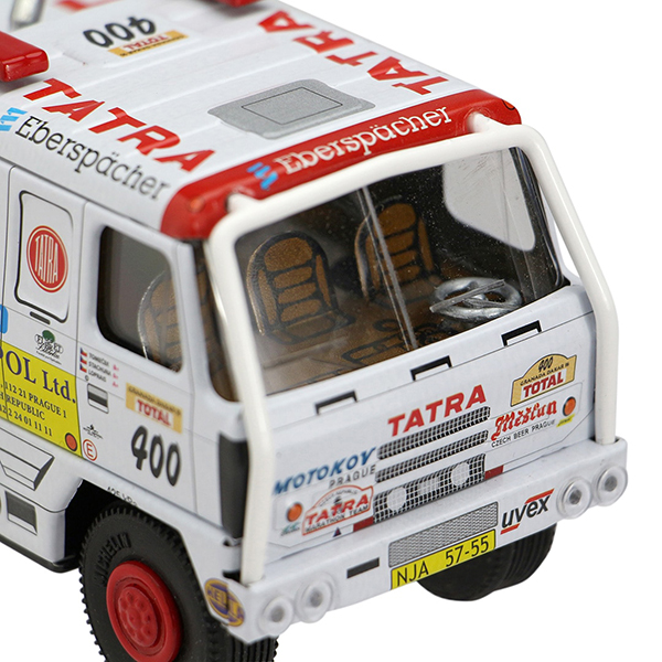 世界的人気のモータースポーツ、”ダカール・ラリー”に出場したレースモデルのカーオブジェ