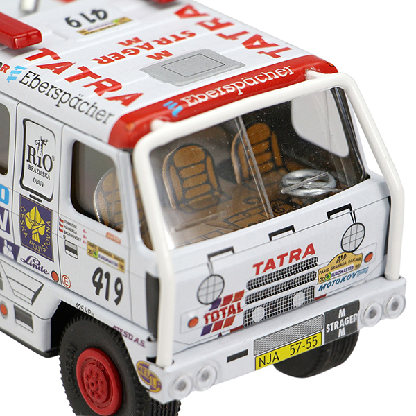 世界的人気のモータースポーツ、”ダカール・ラリー”に出場したレースモデルのカーオブジェ