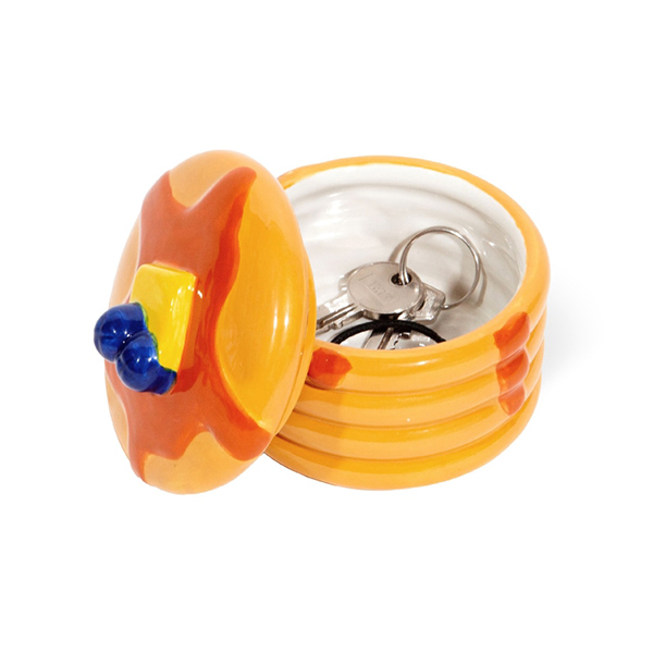 パンケーキをモチーフとしたスイートなテイストの小物入れ。