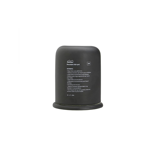 デザイン性の高い磁器製の電子タバコ専用の灰皿。