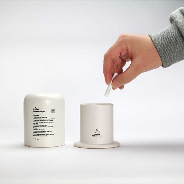 デザイン性の高い磁器製の電子タバコ専用の灰皿。