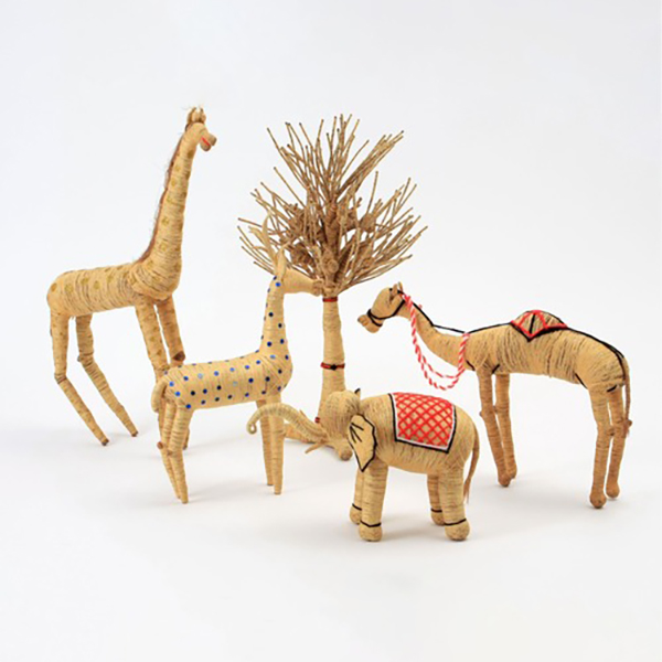 ココナッツの繊維を使ったアニマルオブジェ。