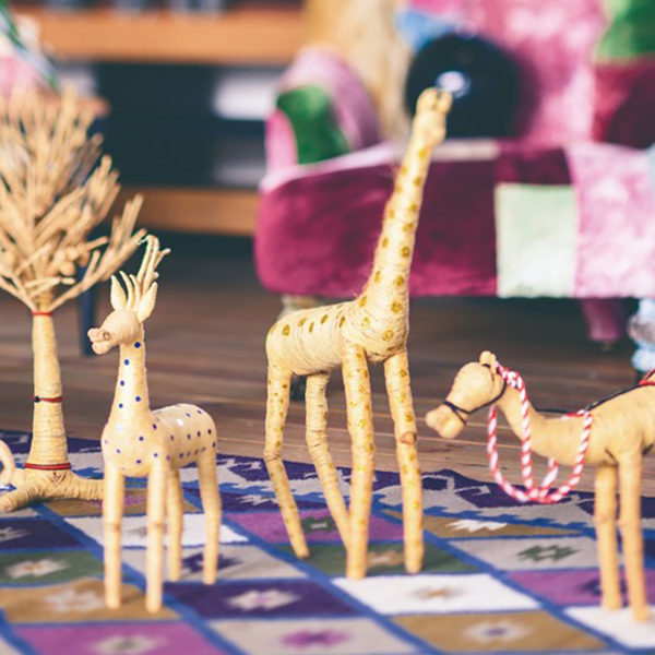 ココナッツの繊維を使ったアニマルオブジェ。