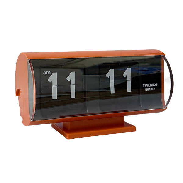 トゥエンコ社のフリップ時計。