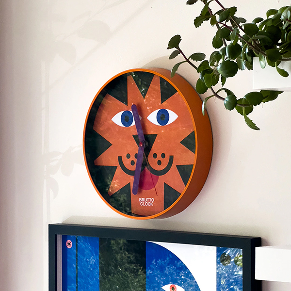 BRUTTOのクロックシリーズは、ミニマルでありながら挑発的。