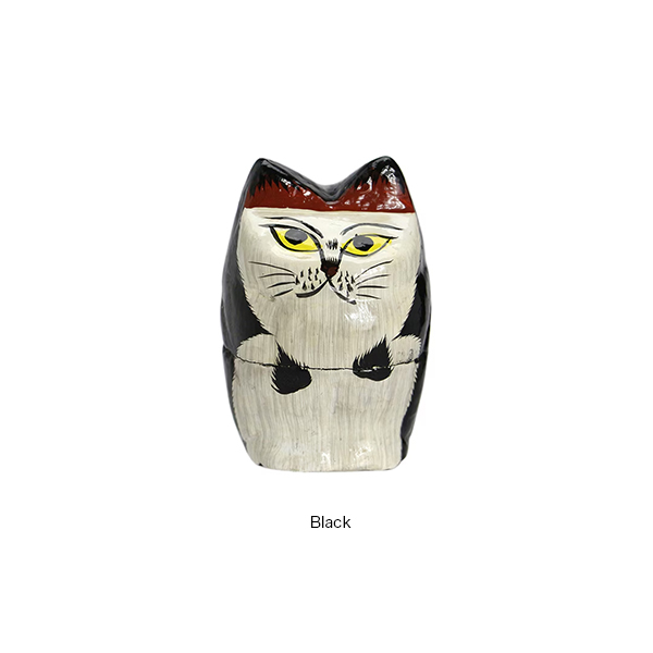 インドの職人が一つひとつ丁寧に手描きで仕上げた、猫モチーフのパピエマシェ小物入れ。