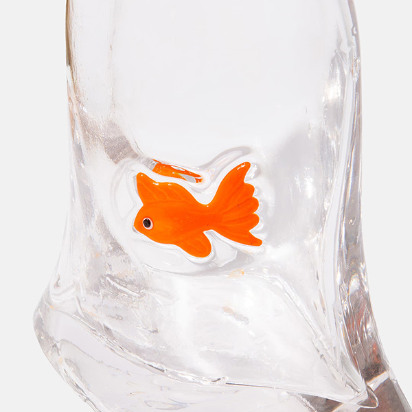縁日の金魚すくいをモチーフにしたDOIYのガラス製フラワーベース。
