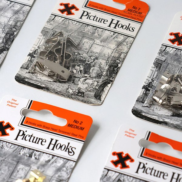 英国・グロスターで100年以上の歴史を持つFrank Shaw社が手がけるピクチャーフックセット。