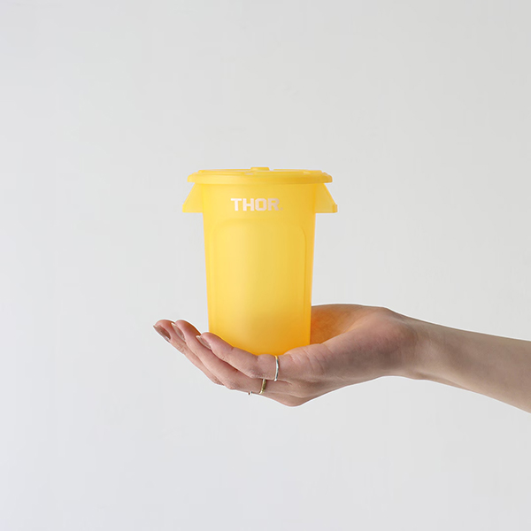 ペンスタンドやパーツなどの小物入れにちょうどいい、ミニサイズのソーラウンドコンテナ。 