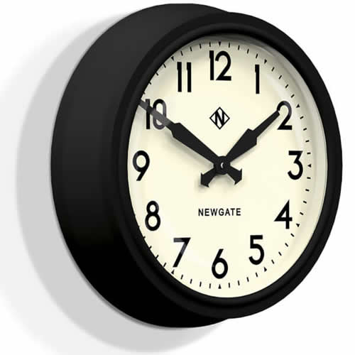 若手デザイナーのジム・リード、クロエ・マクドナルドによって設立されたイギリスの時計ブランド。