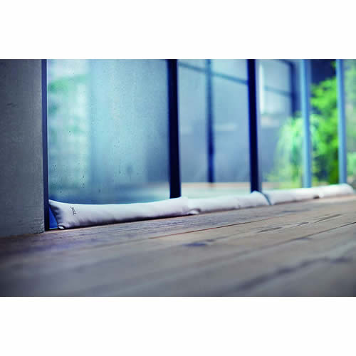 結露吸水や衣類除湿などに。