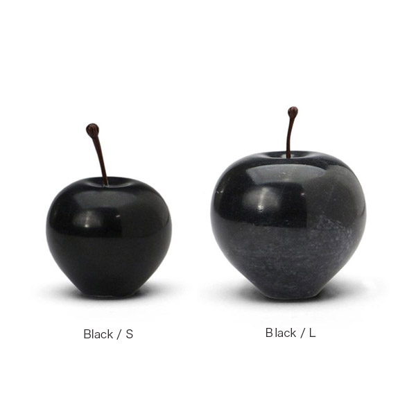 マーブルストーンを削り出して作られたアップルオブジェ。