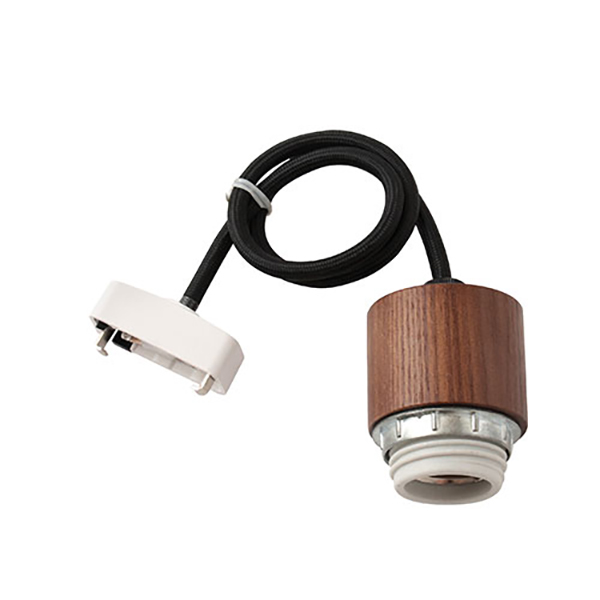 シンプルなデザインの無垢木材を使用したソケットです。