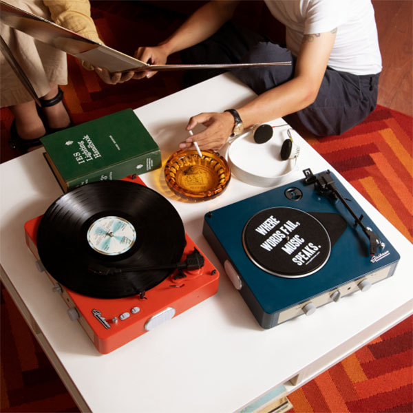 Gadhouse BRAD RETRO RECORD PLAYER